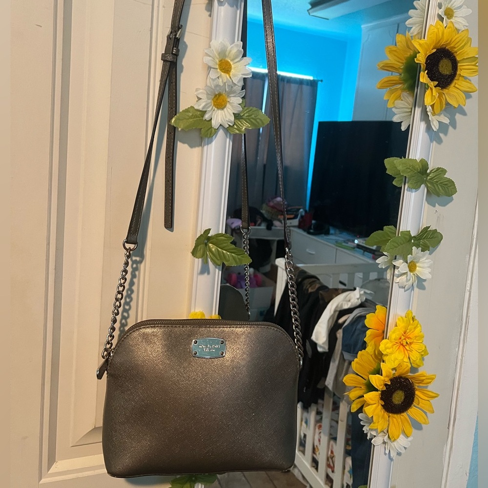 Michael Kors crossbody purse - Picture 2 of 3